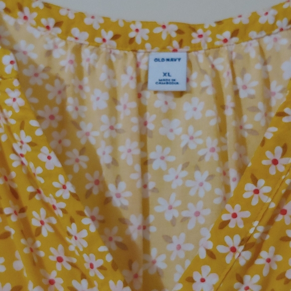 XL Old Navy yellow floral blouse - Picture 3 of 5